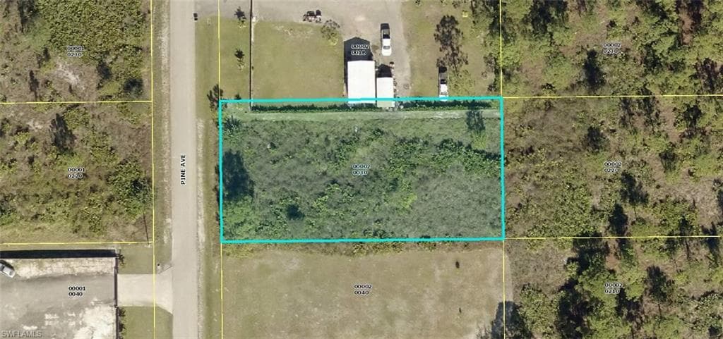 818 Pine AVE LEHIGH ACRES, FL 33972