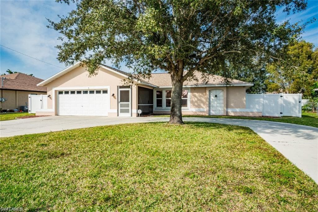 221 SE 22nd TER CAPE CORAL, FL 33990