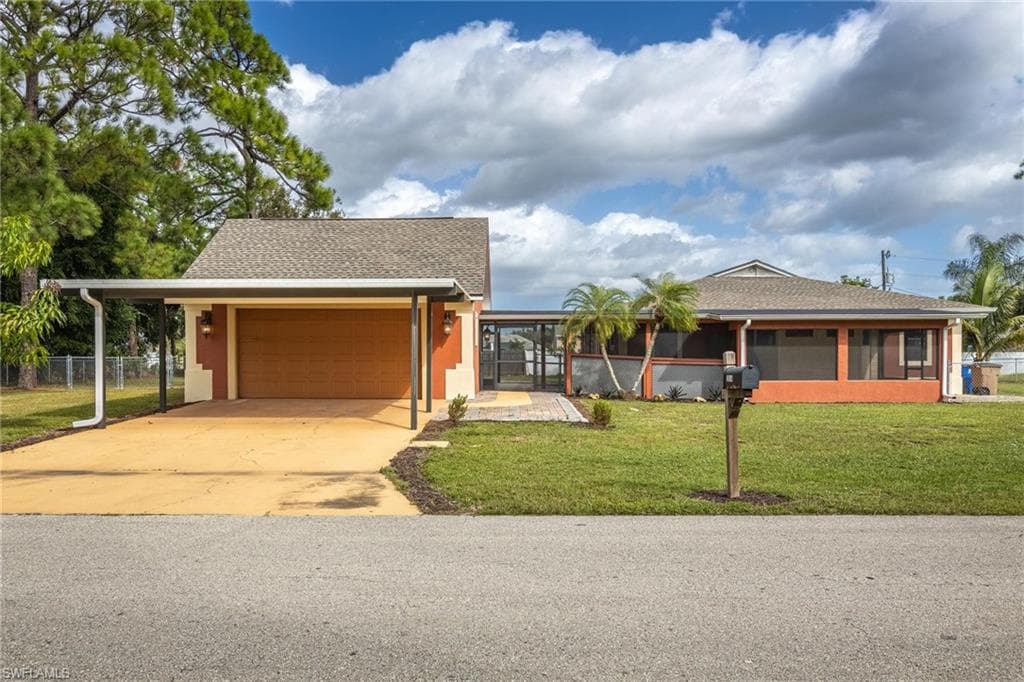 3914 4th ST W LEHIGH ACRES, FL 33971