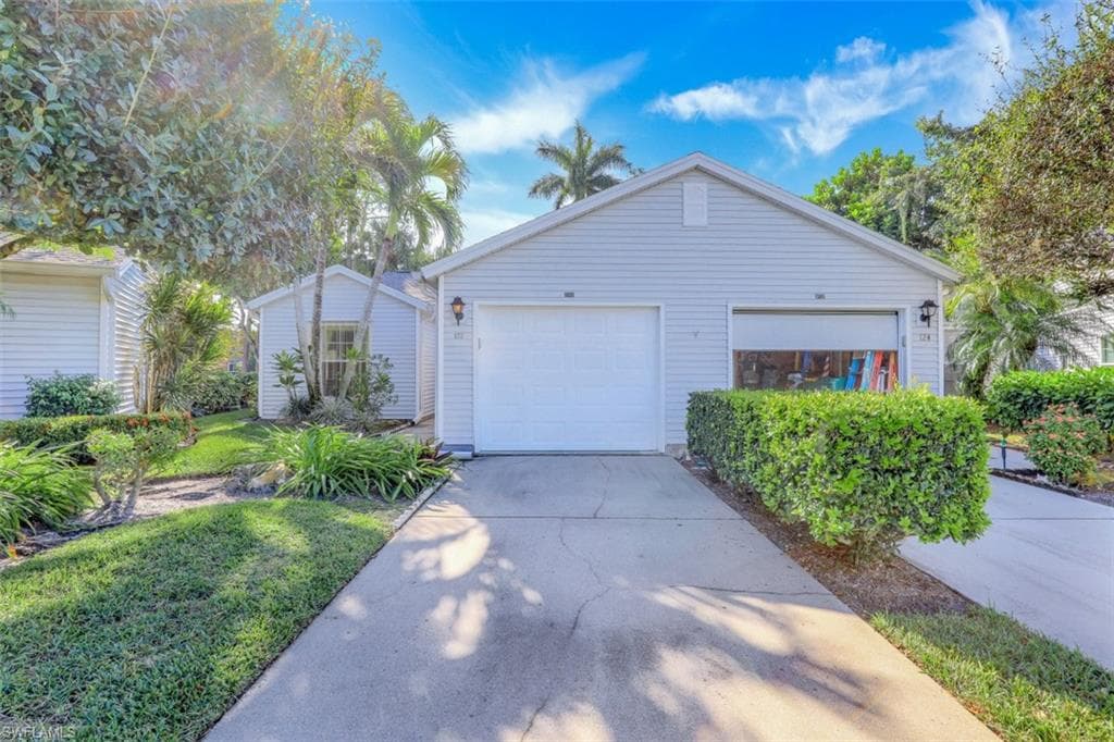 122 Quail Forest BLVD 11 NAPLES, FL 34105