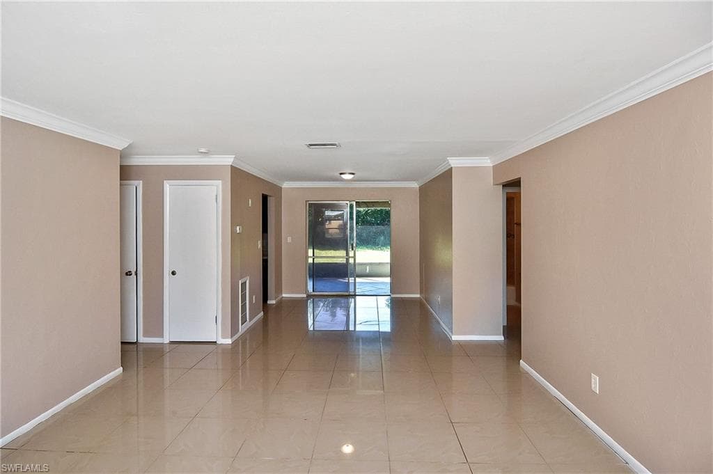 4 Broadway CIR FORT MYERS, FL 33901