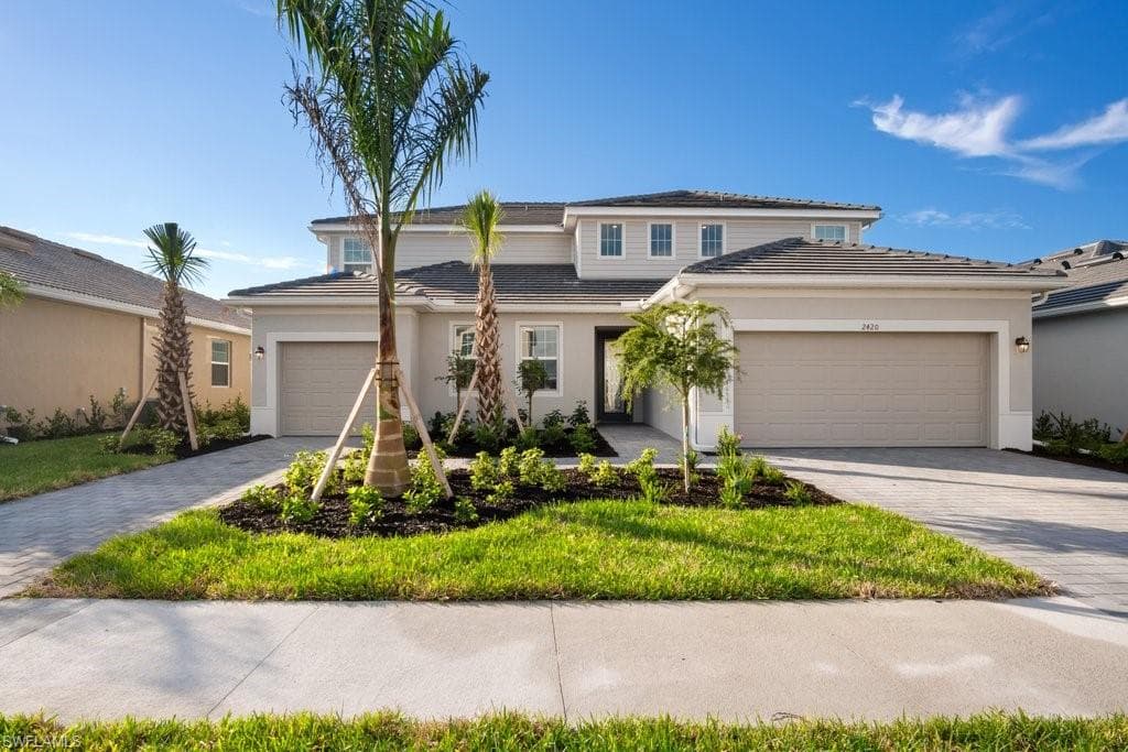 2420 Fallglo ST NAPLES, FL 34120