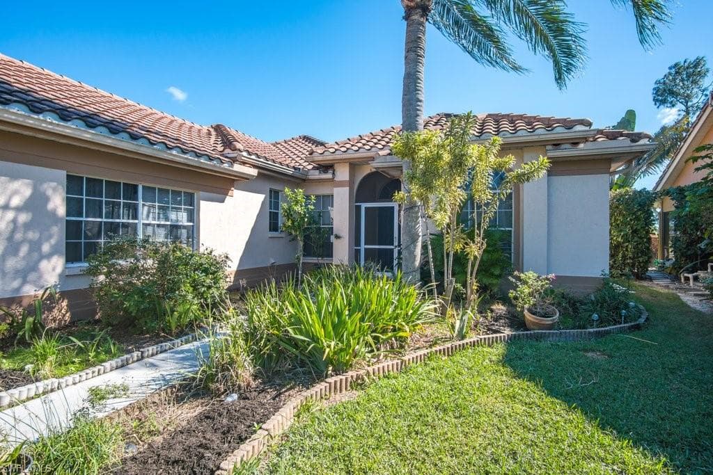 706 Lambton LN NAPLES, FL 34104