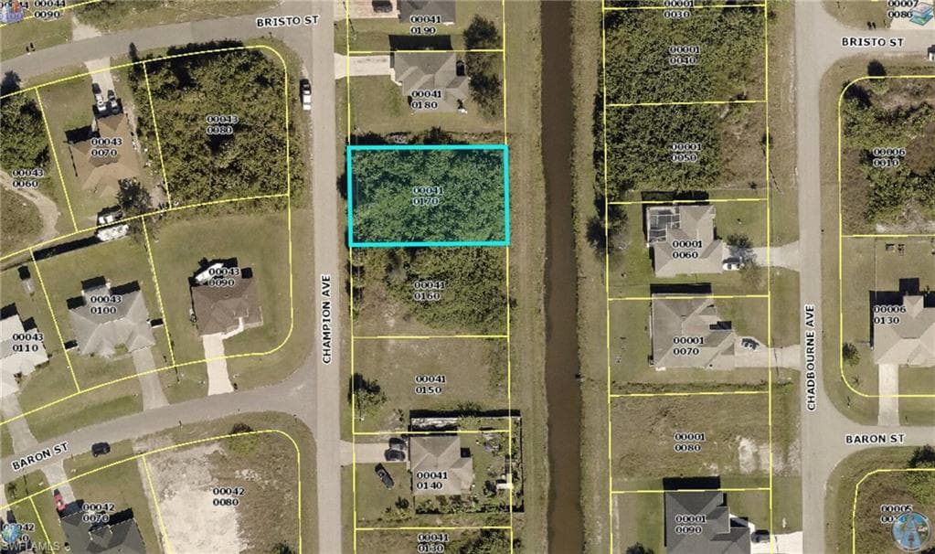 1032 Champion AVE LEHIGH ACRES, FL 33971