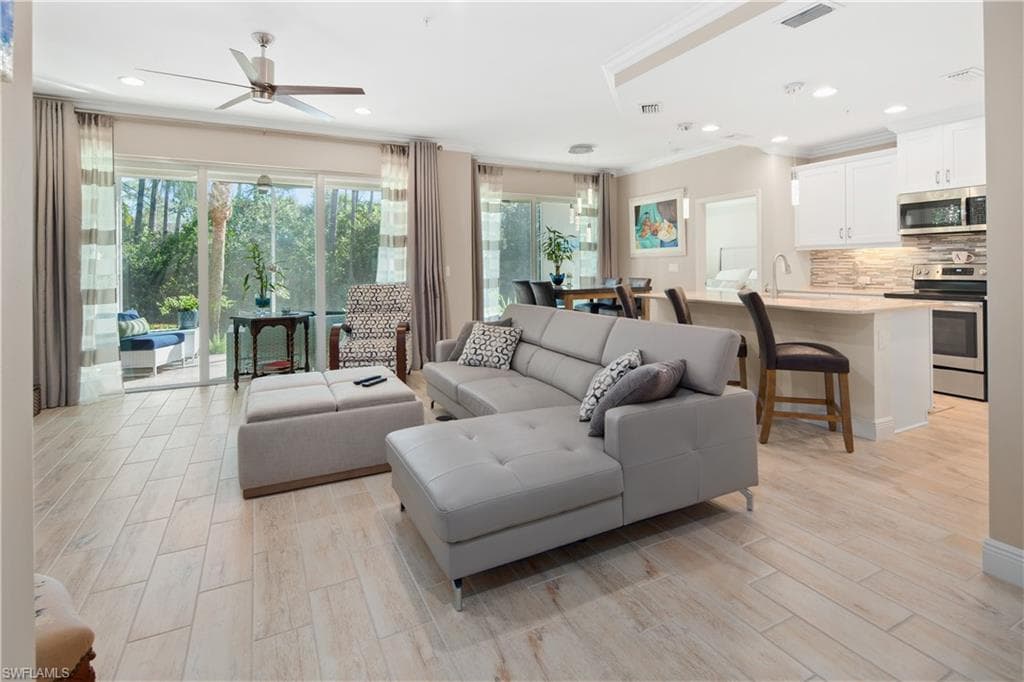 6981 Avalon CIR 1201 NAPLES, FL 34112