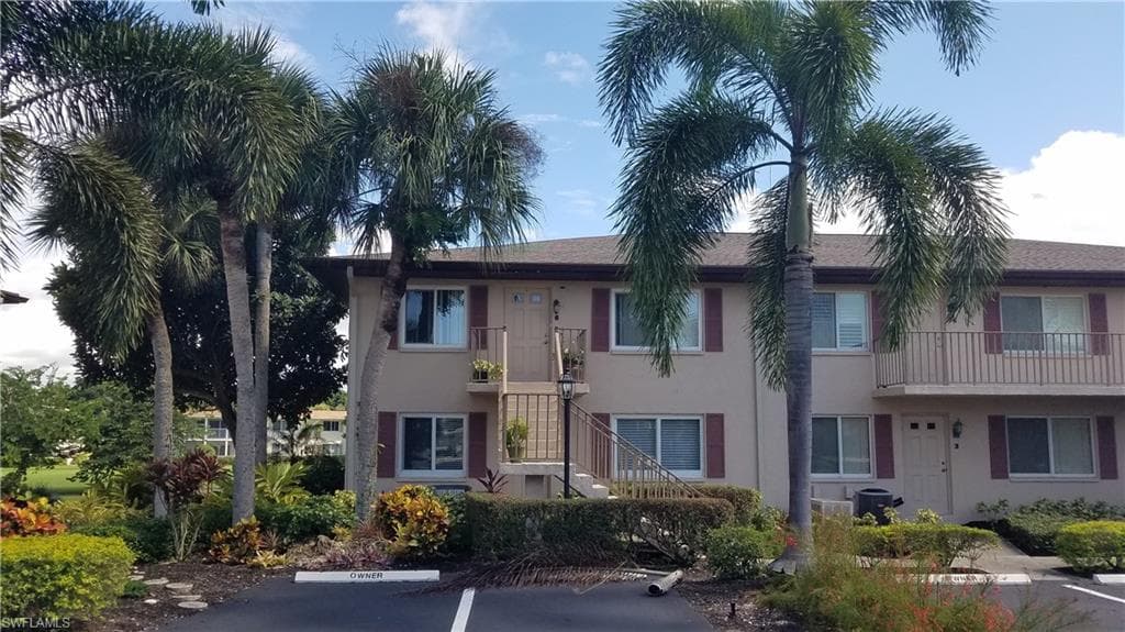 185 Penny LN 6 NAPLES, FL 34112