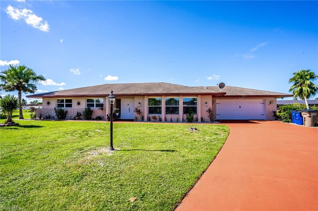 220 Jayview AVE LEHIGH ACRES, FL 33936