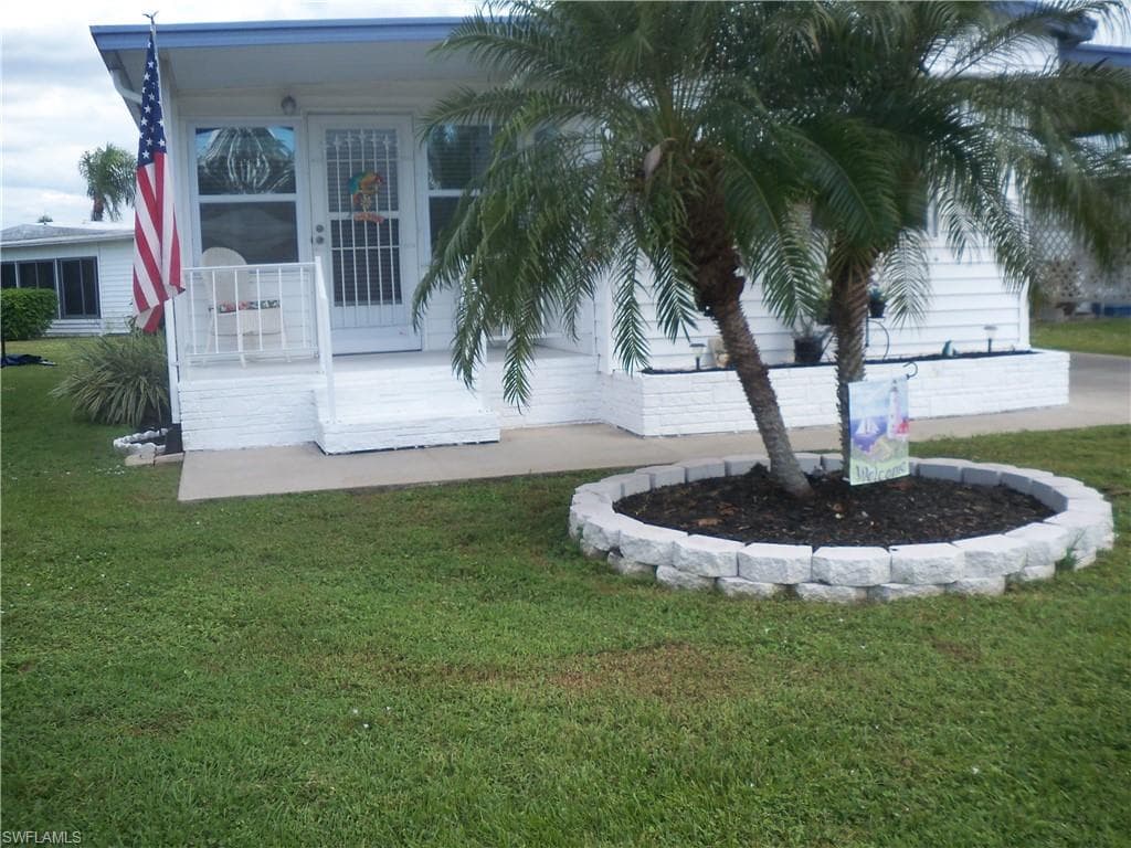 124 Dawn ST FORT MYERS, FL 33908