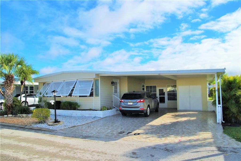 270 Boros DR NORTH FORT MYERS, FL 33903