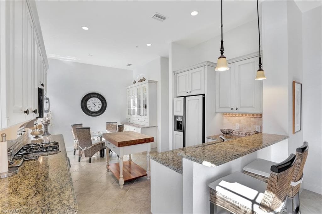 9243 Tesoro LN 2-204 NAPLES, FL 34114