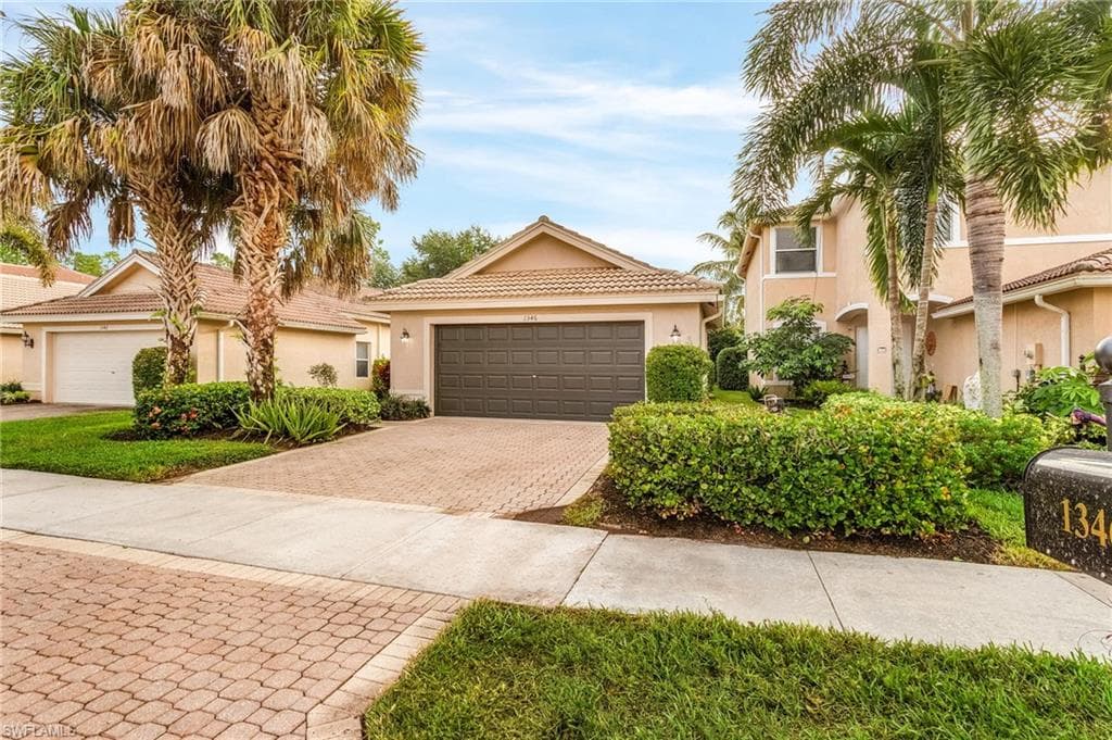 1346 Triandra LN NAPLES, FL 34119