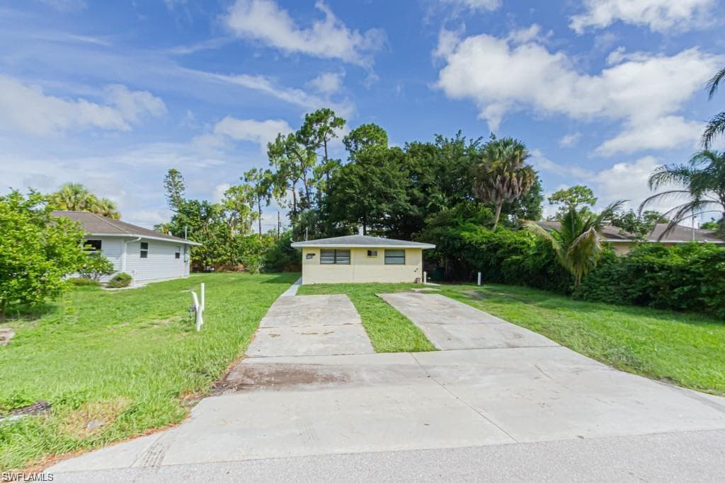 5223 Sholtz ST NAPLES, FL 34113