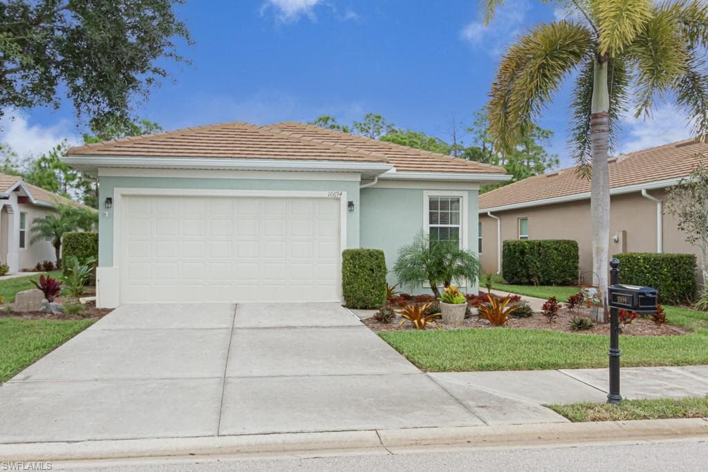 10694 Camarelle CIR FORT MYERS, FL 33913