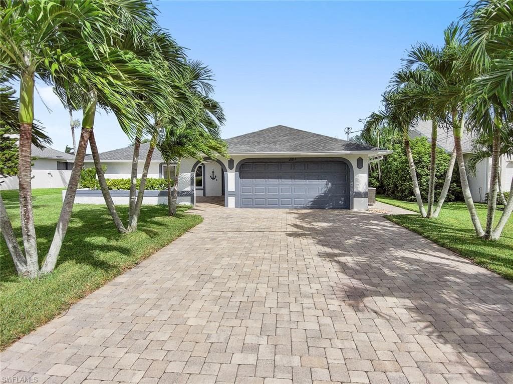 2011 SE 13th ST CAPE CORAL, FL 33990