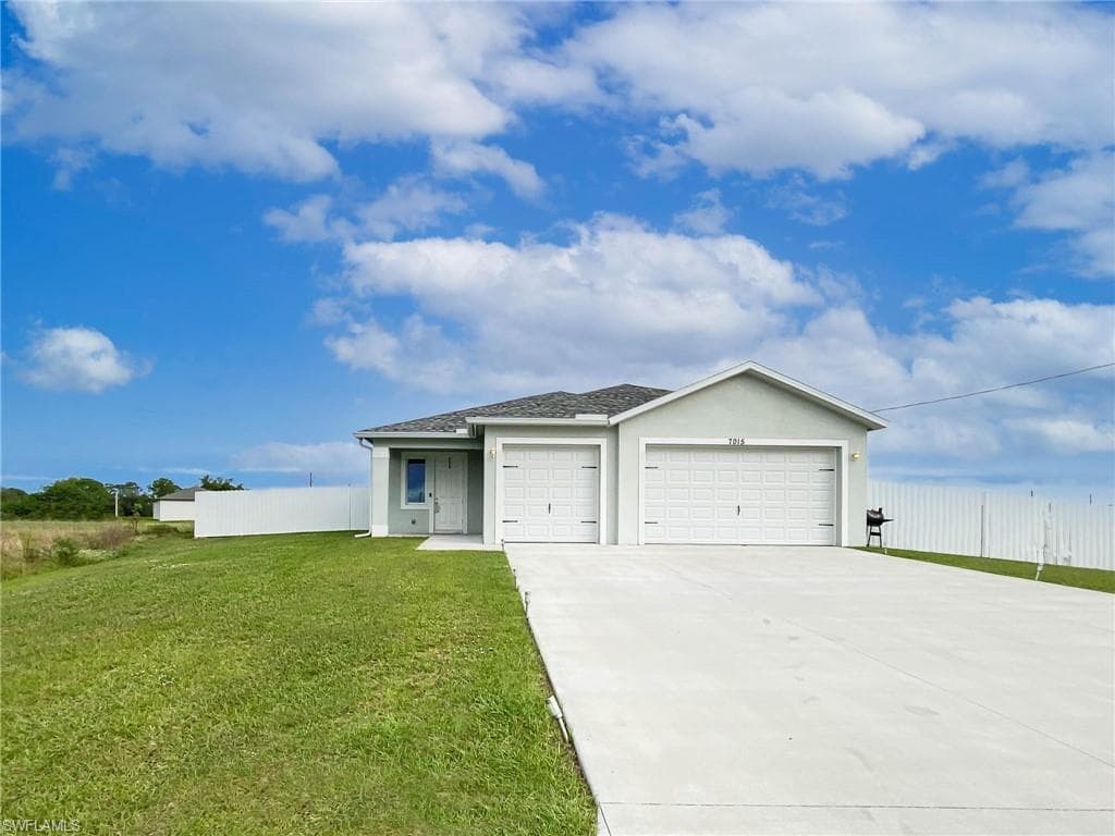 7015 Burma CIR LABELLE, FL 33935