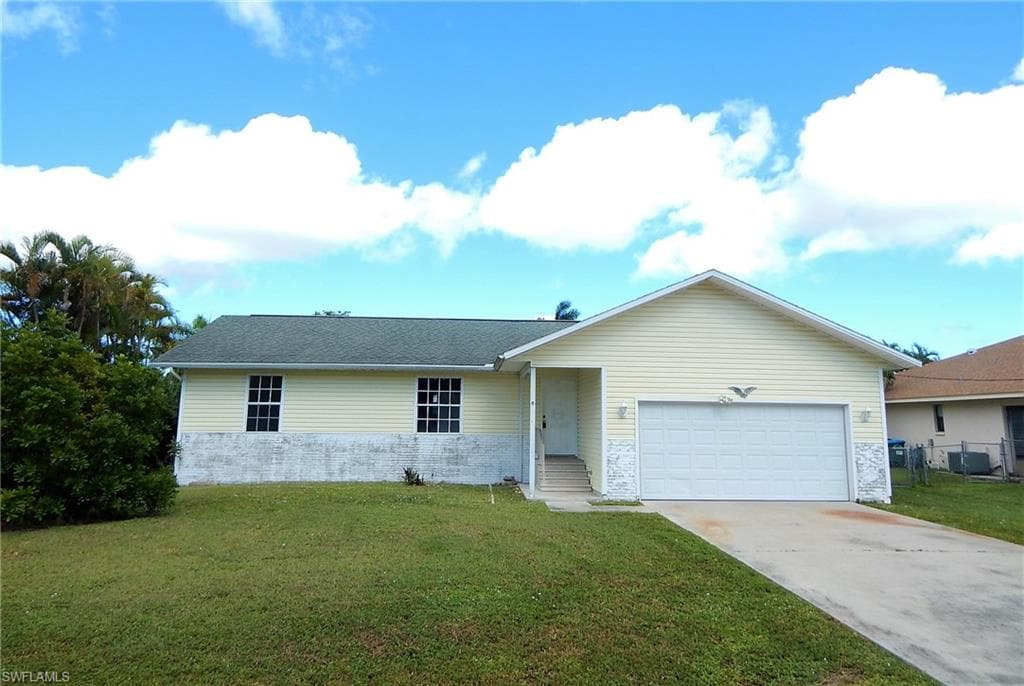 221 SW 43rd LN CAPE CORAL, FL 33914
