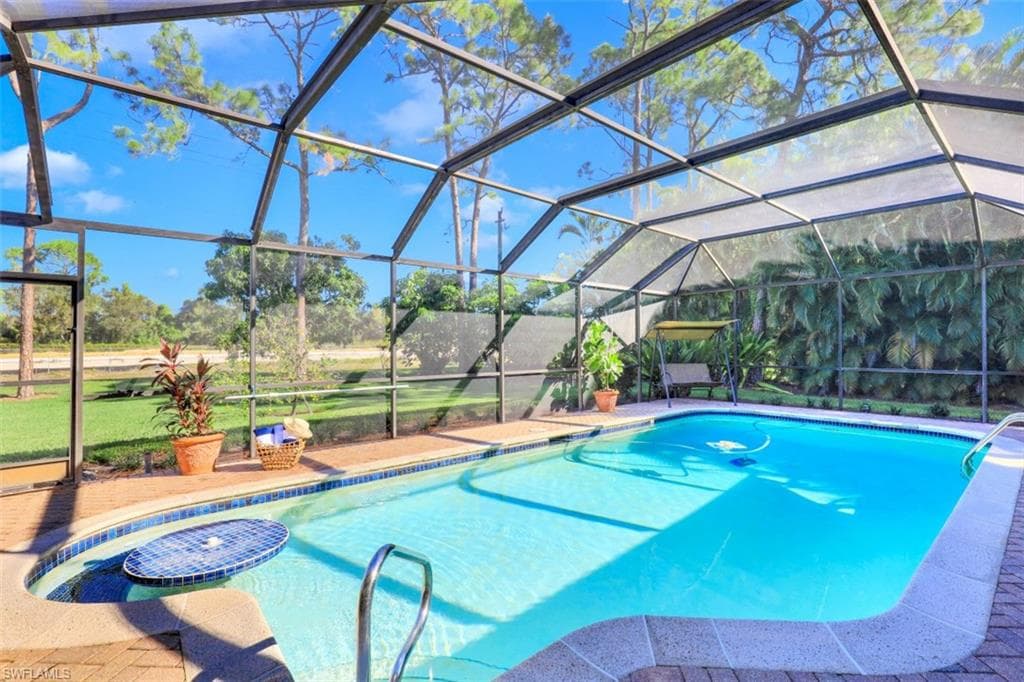 1915 Empress CT NAPLES, FL 34110