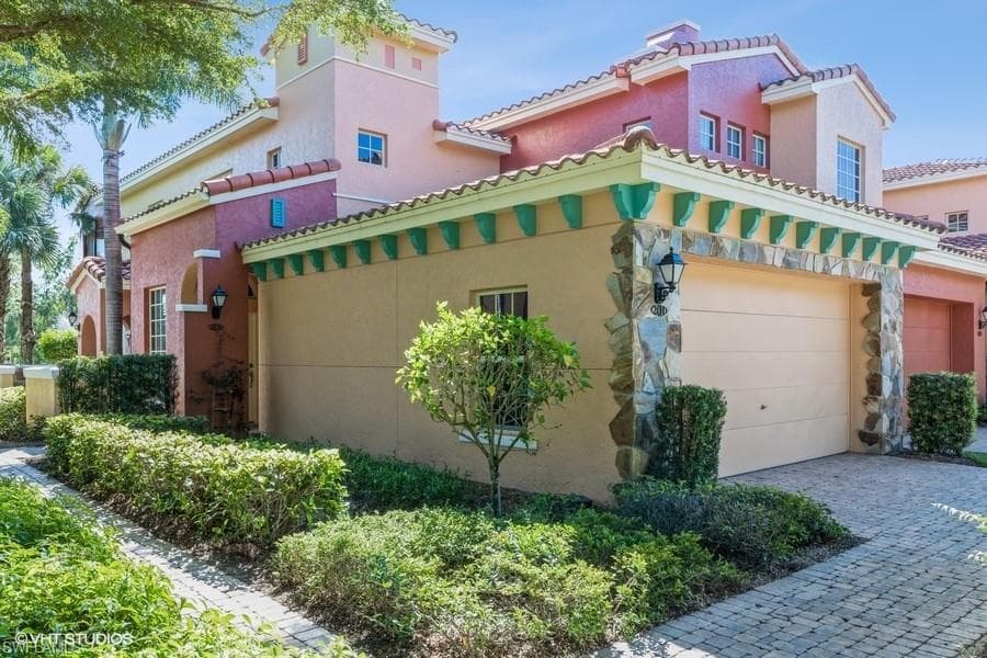 8541 Via Garibaldi CIR 201 ESTERO, FL 33928