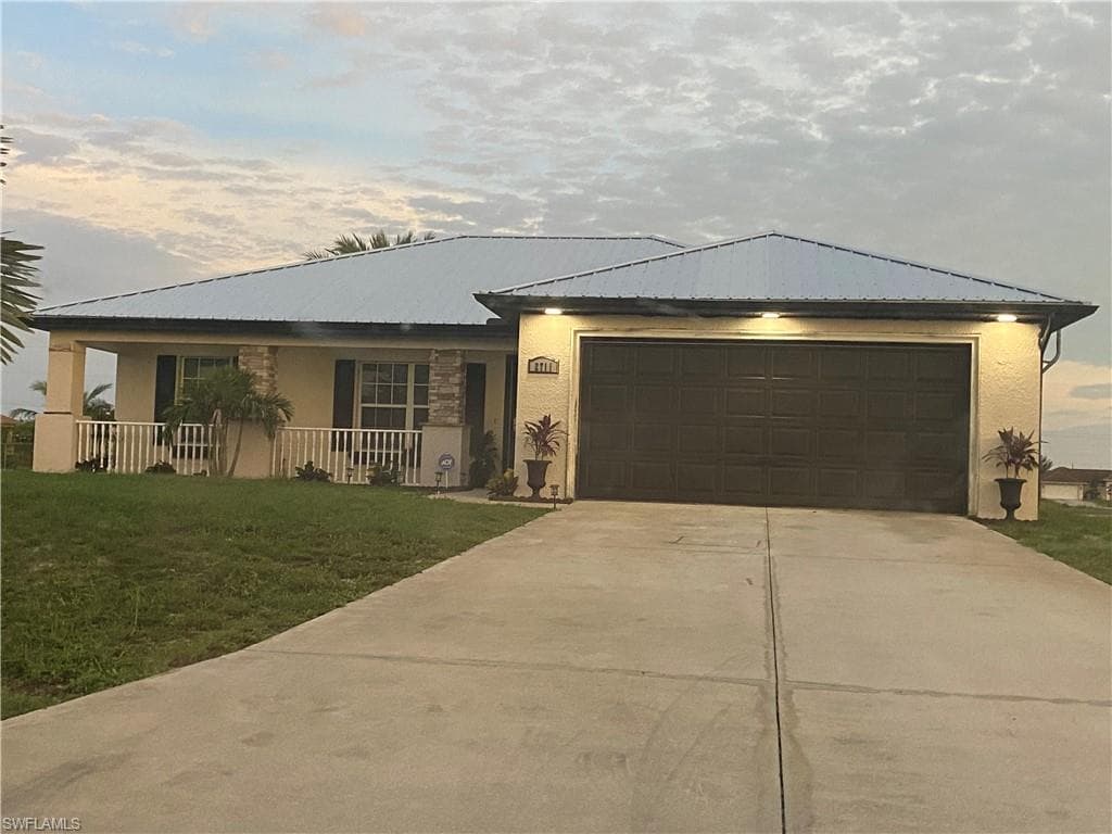 2711 21st ST SW LEHIGH ACRES, FL 33976
