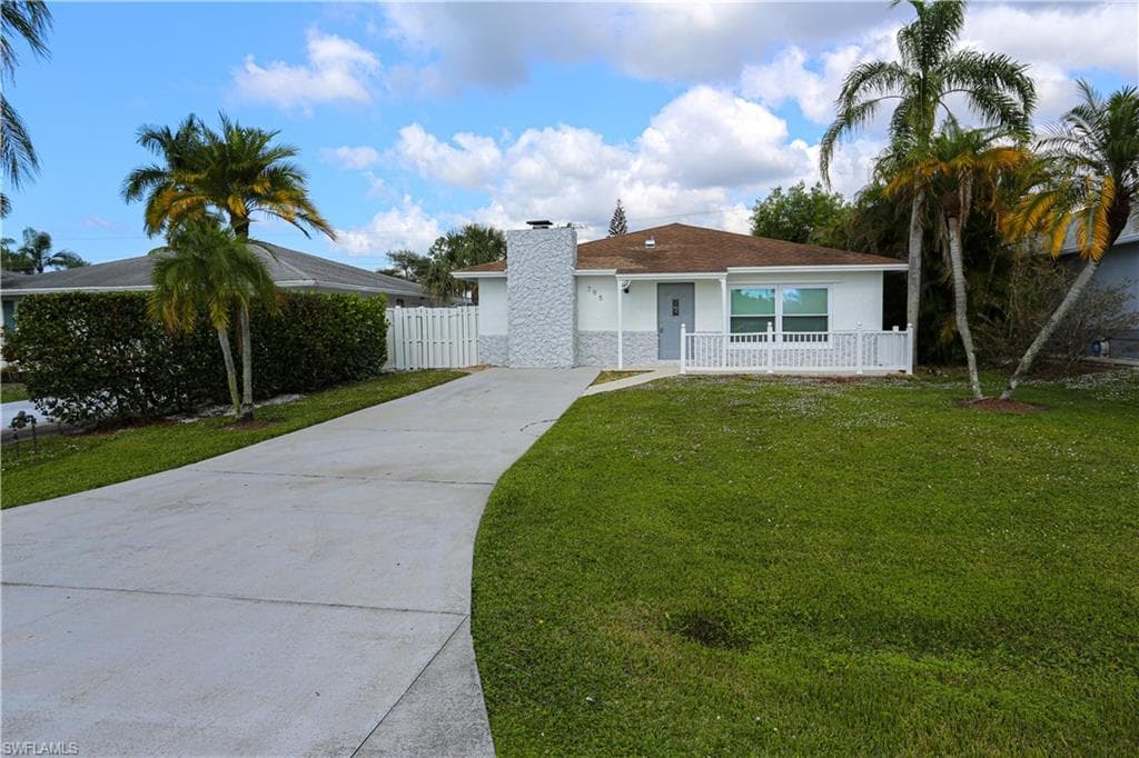 795 94th AVE N NAPLES, FL 34108