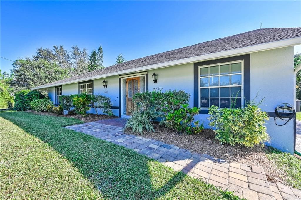 2807 52nd ST SW LEHIGH ACRES, FL 33976