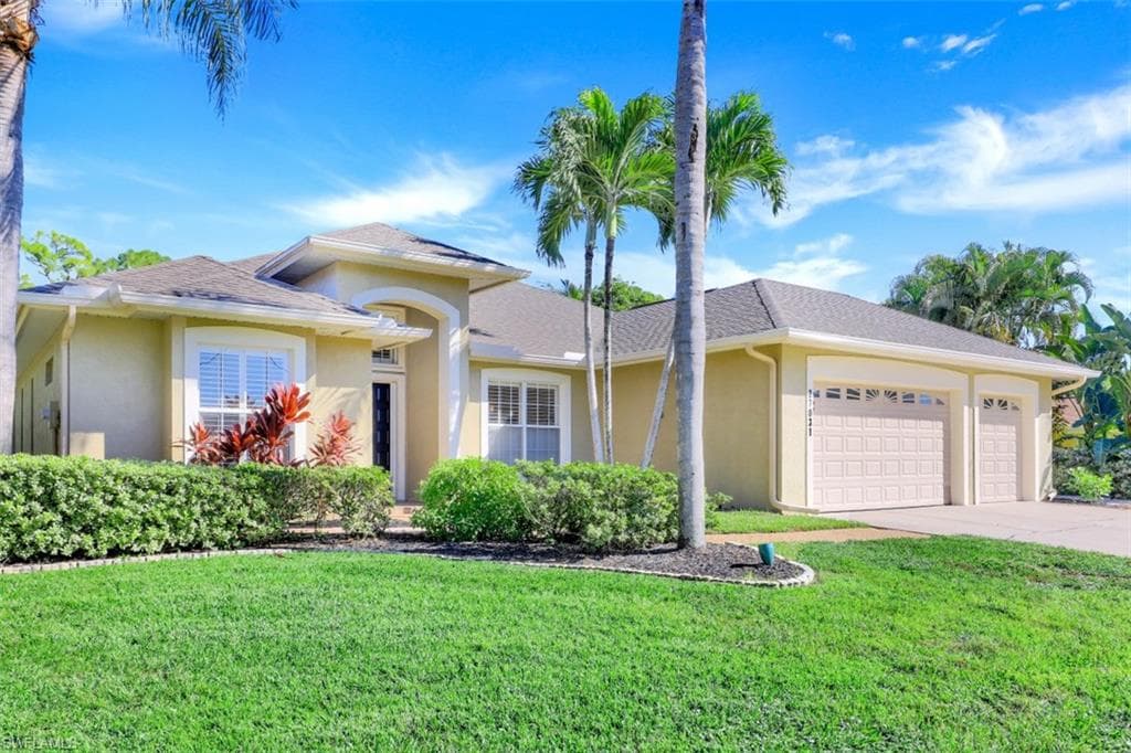 27031 Homewood DR BONITA SPRINGS, FL 34135