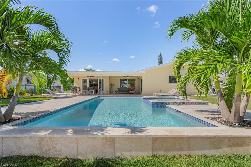 5305 Cortez CT CAPE CORAL, FL 33904