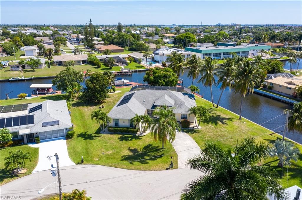 5211 Wisteria CT CAPE CORAL, FL 33904
