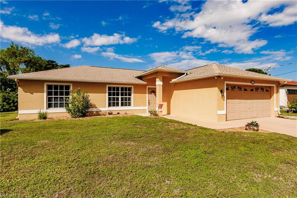 917 Alfreda AVE LEHIGH ACRES, FL 33971