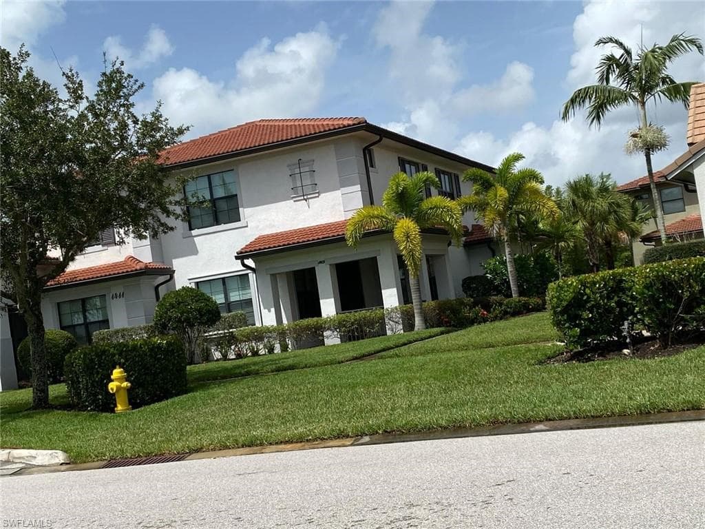 1411 Santiago CIR 1403 NAPLES, FL 34113