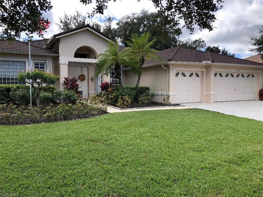 893 Grand Rapids BLVD NAPLES, FL 34120