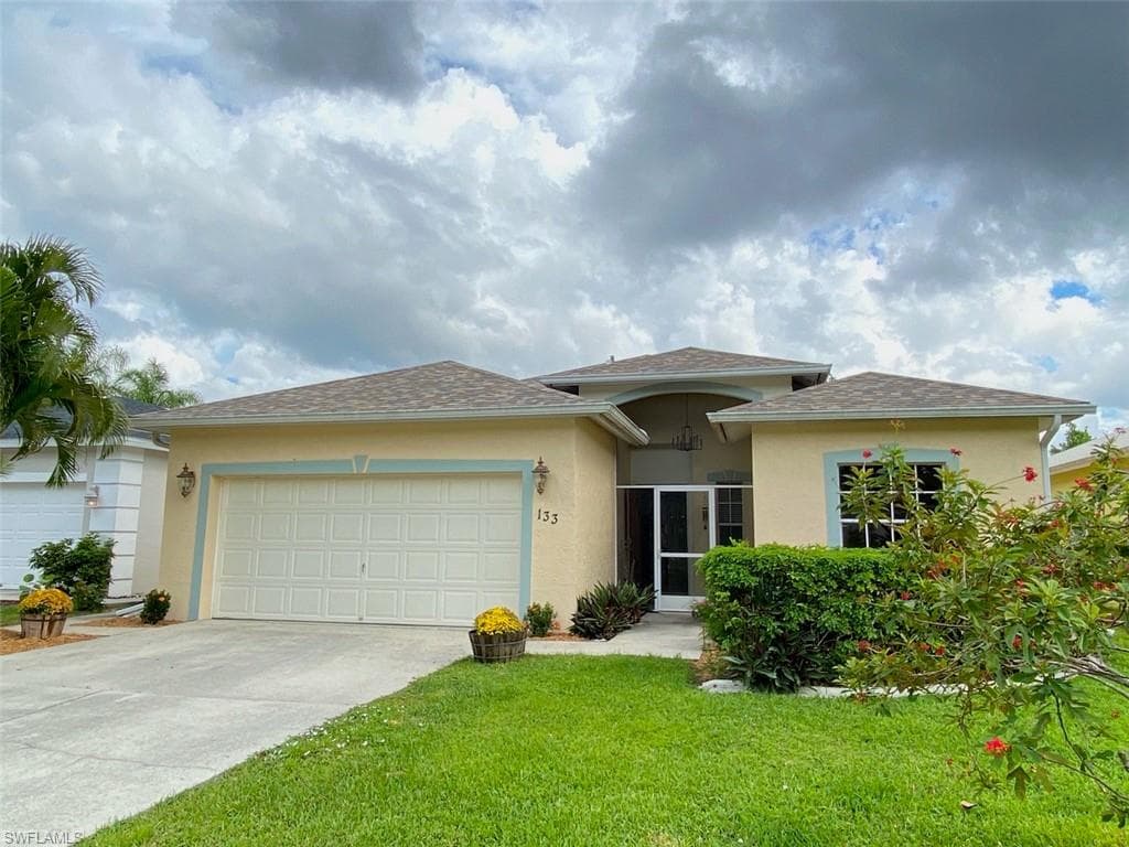 133 Stanhope CIR NAPLES, FL 34104