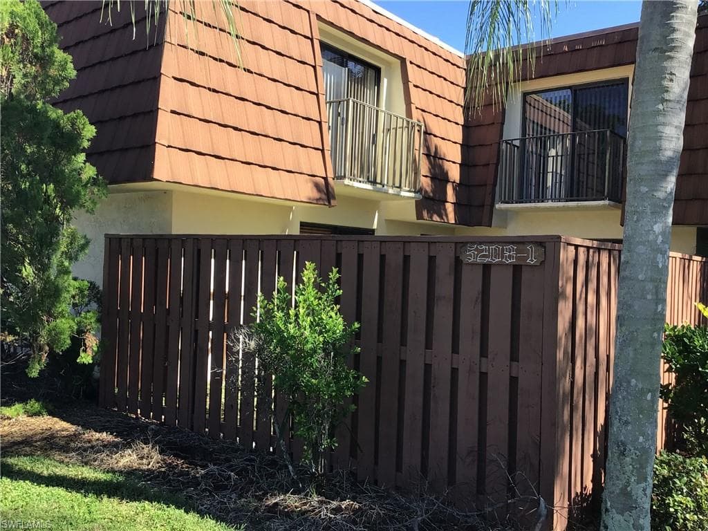 5208 Cedarbend DR 1 FORT MYERS, FL 33919