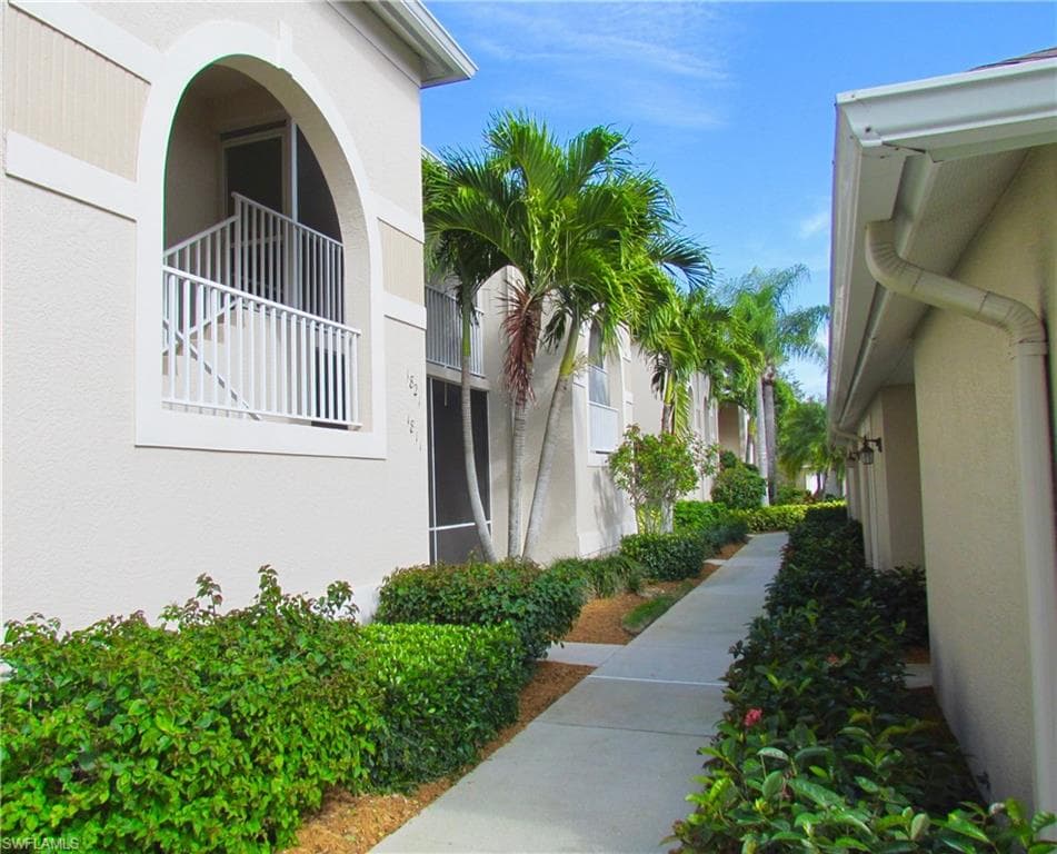 8375 Heritage Links CT 1811 NAPLES, FL 34112
