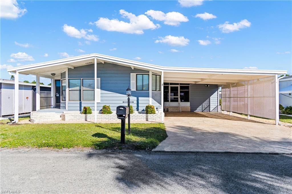 3017 Artesian LN NORTH FORT MYERS, FL 33917