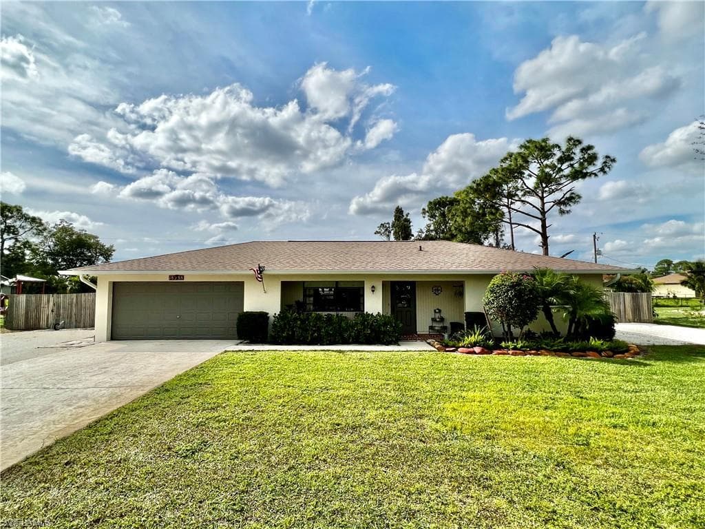 18238 Lee RD FORT MYERS, FL 33967