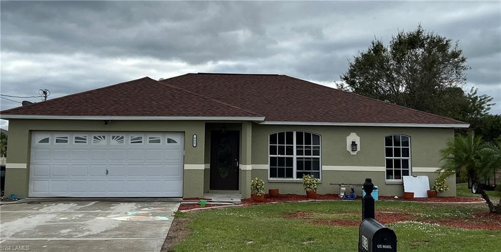 832 Umber DR FORT MYERS, FL 33913