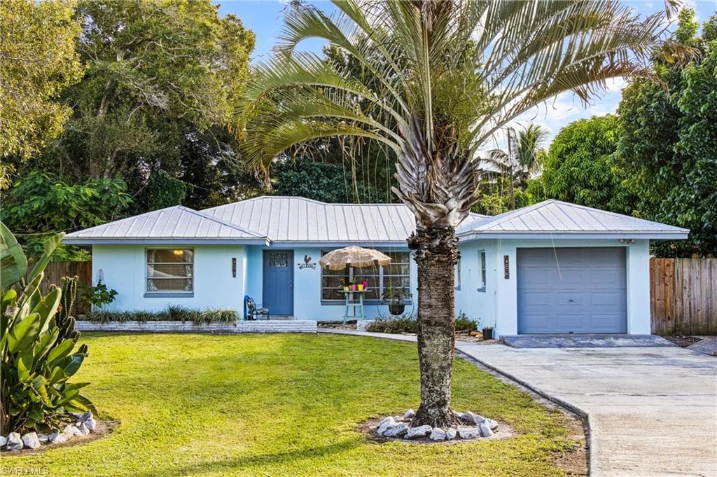 4376 Palm PL FORT MYERS, FL 33905