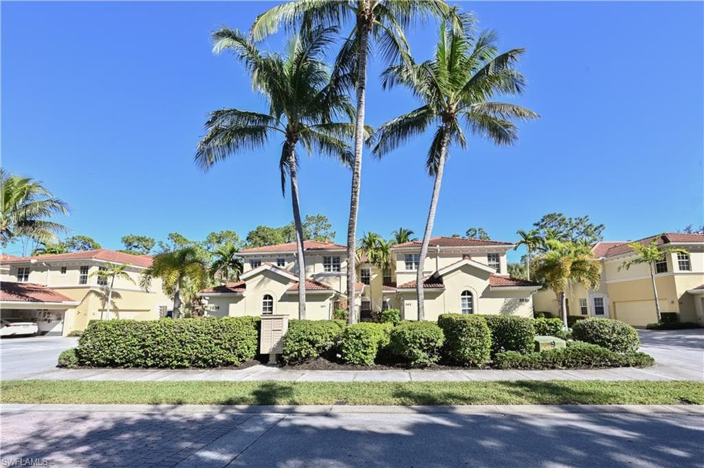 2036 Tarpon Bay DR N 202 NAPLES, FL 34119