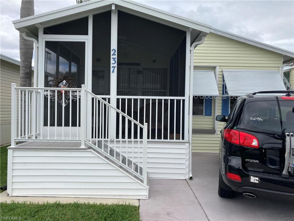 19681 Summerlin RD I-237 FORT MYERS, FL 33908