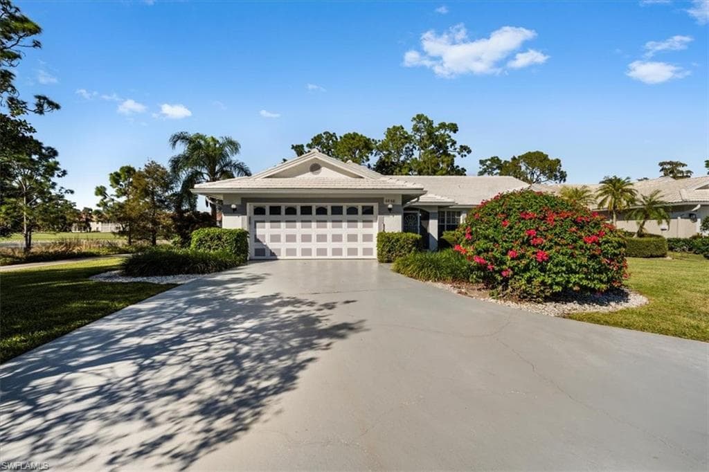 6850 Chartwell LN NAPLES, FL 34104