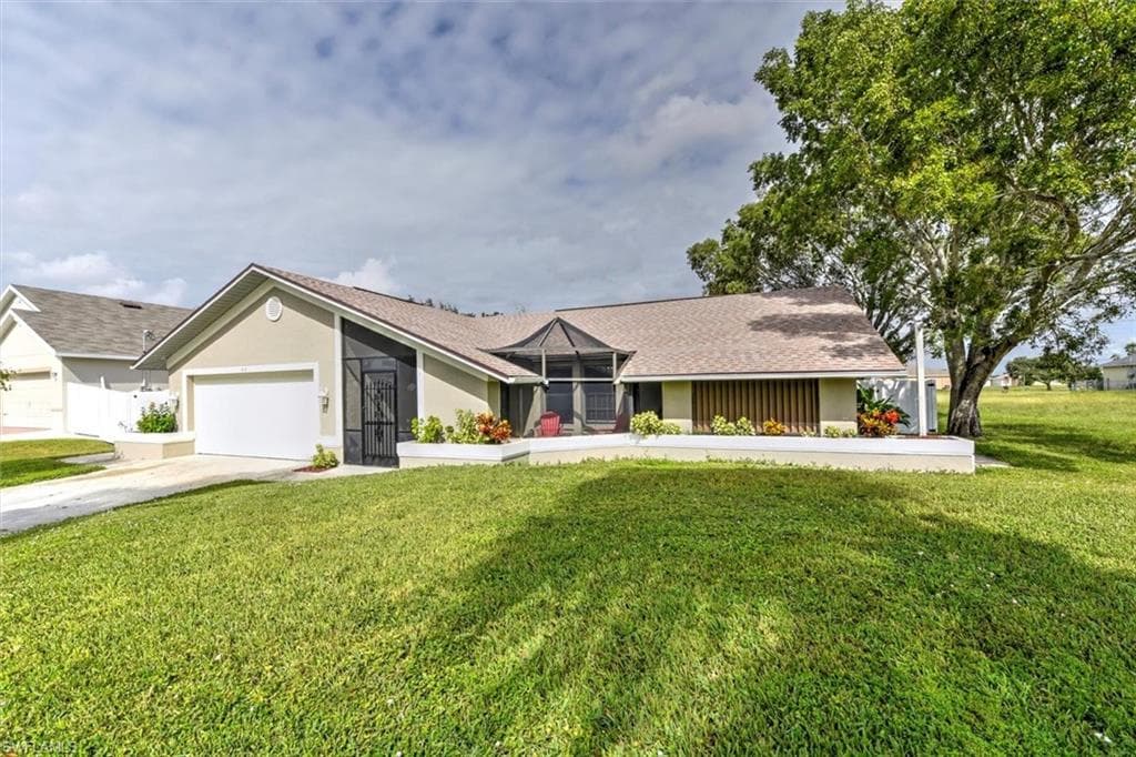 613 NW 11th ST CAPE CORAL, FL 33993