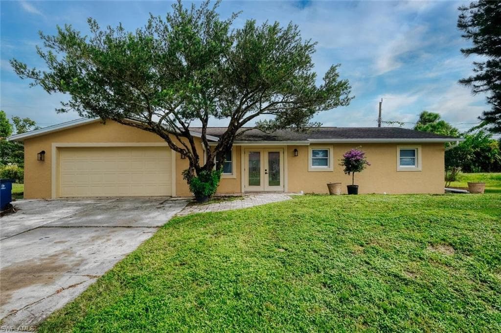 2332 Andros AVE FORT MYERS, FL 33905