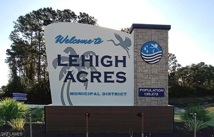 835 Campbell ST E LEHIGH ACRES, FL 33974