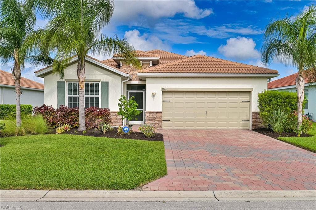 3344 Apple Blossom DR ALVA, FL 33920