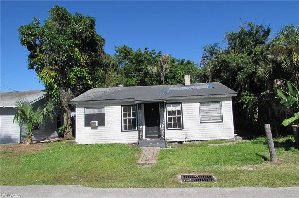 26 Cypress ST NORTH FORT MYERS, FL 33903
