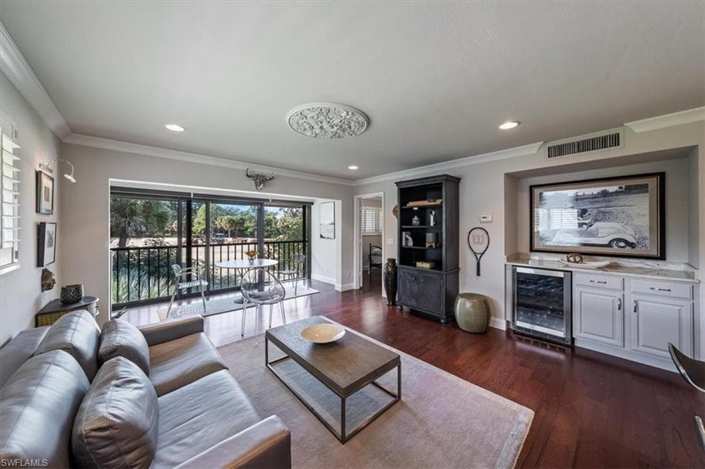 746 Eagle Creek DR 201 NAPLES, FL 34113