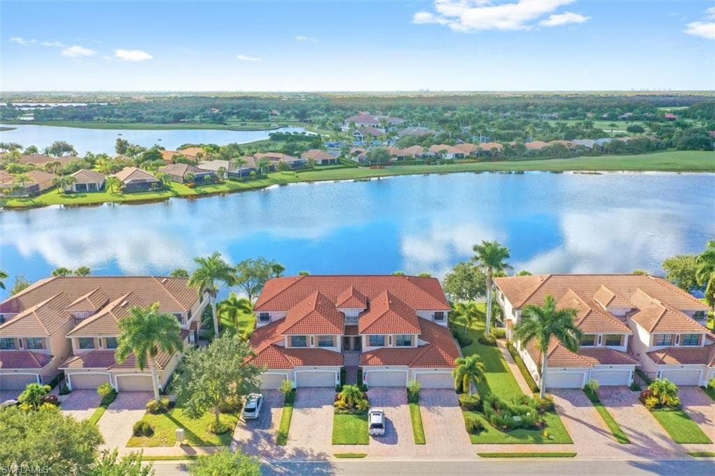 10498 Smokehouse Bay DR 201 NAPLES, FL 34120
