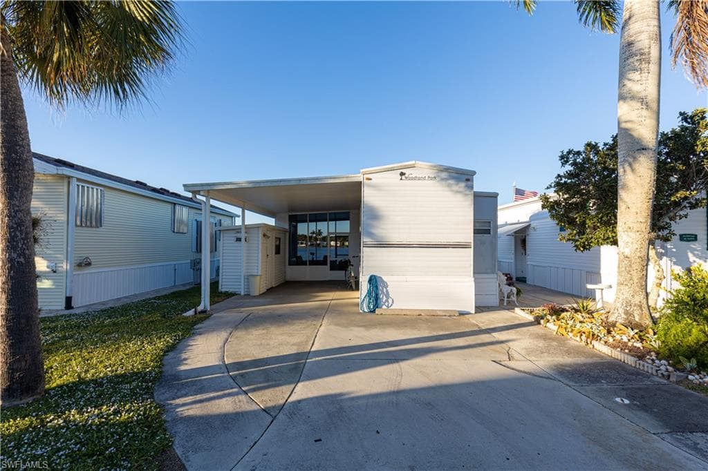 380 Leopard LN 380 NAPLES, FL 34114