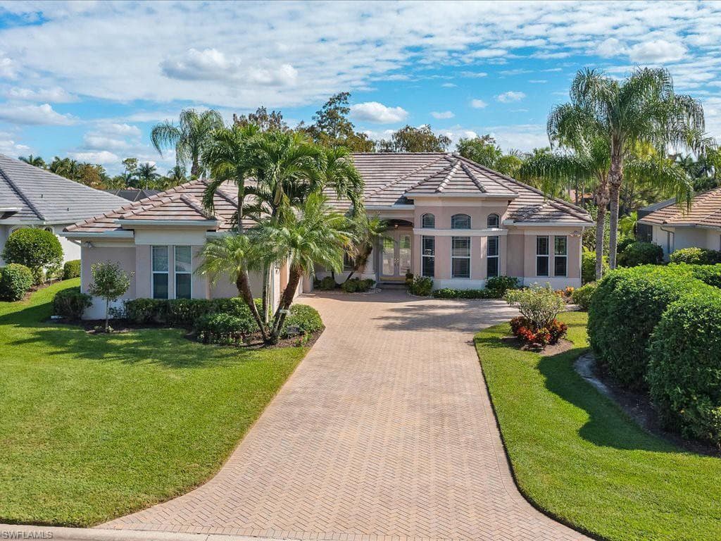 2746 Olde Cypress DR NAPLES, FL 34119